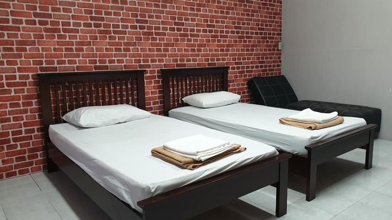 Super Hostel
