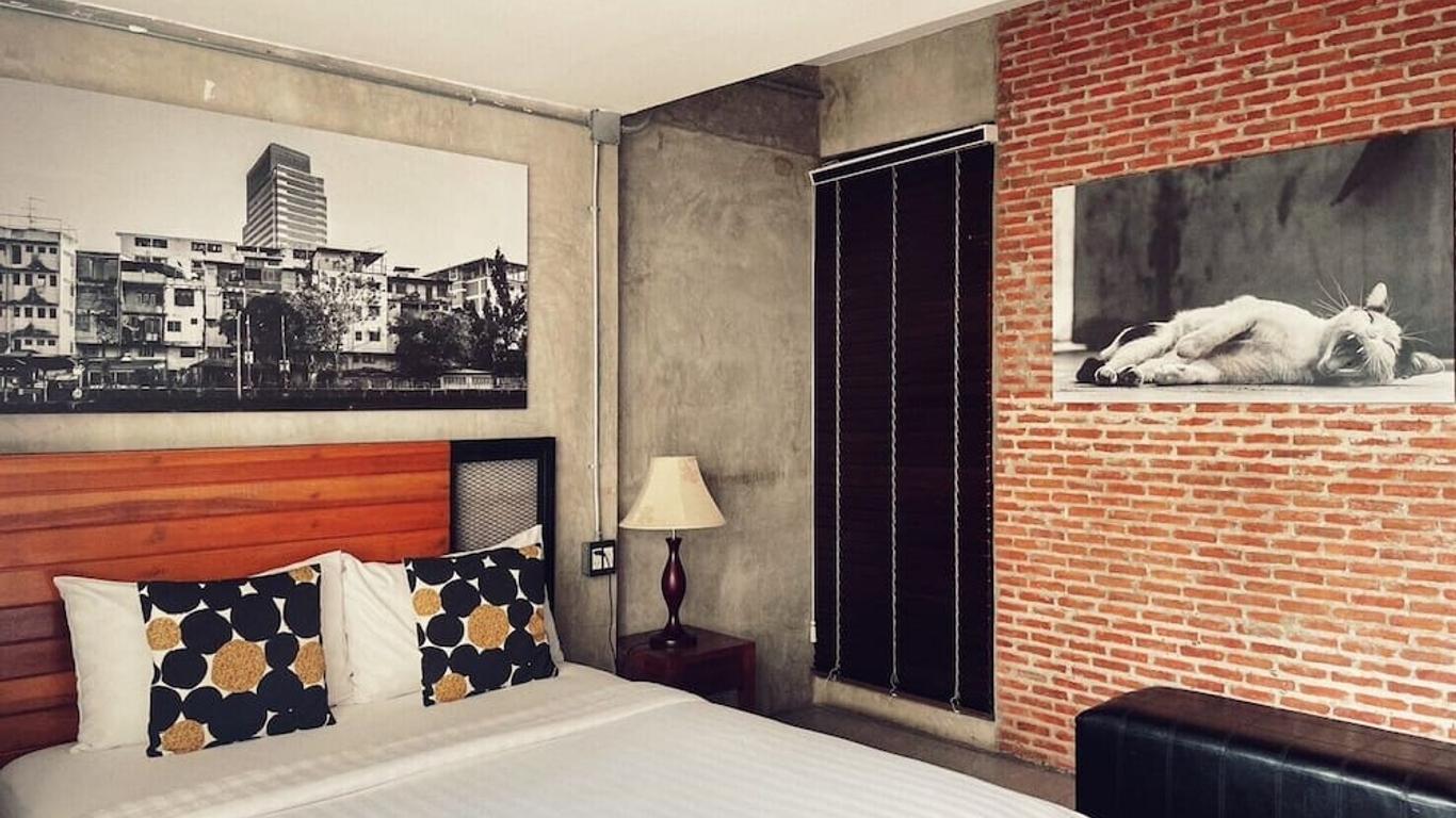Yotaka The Hostel