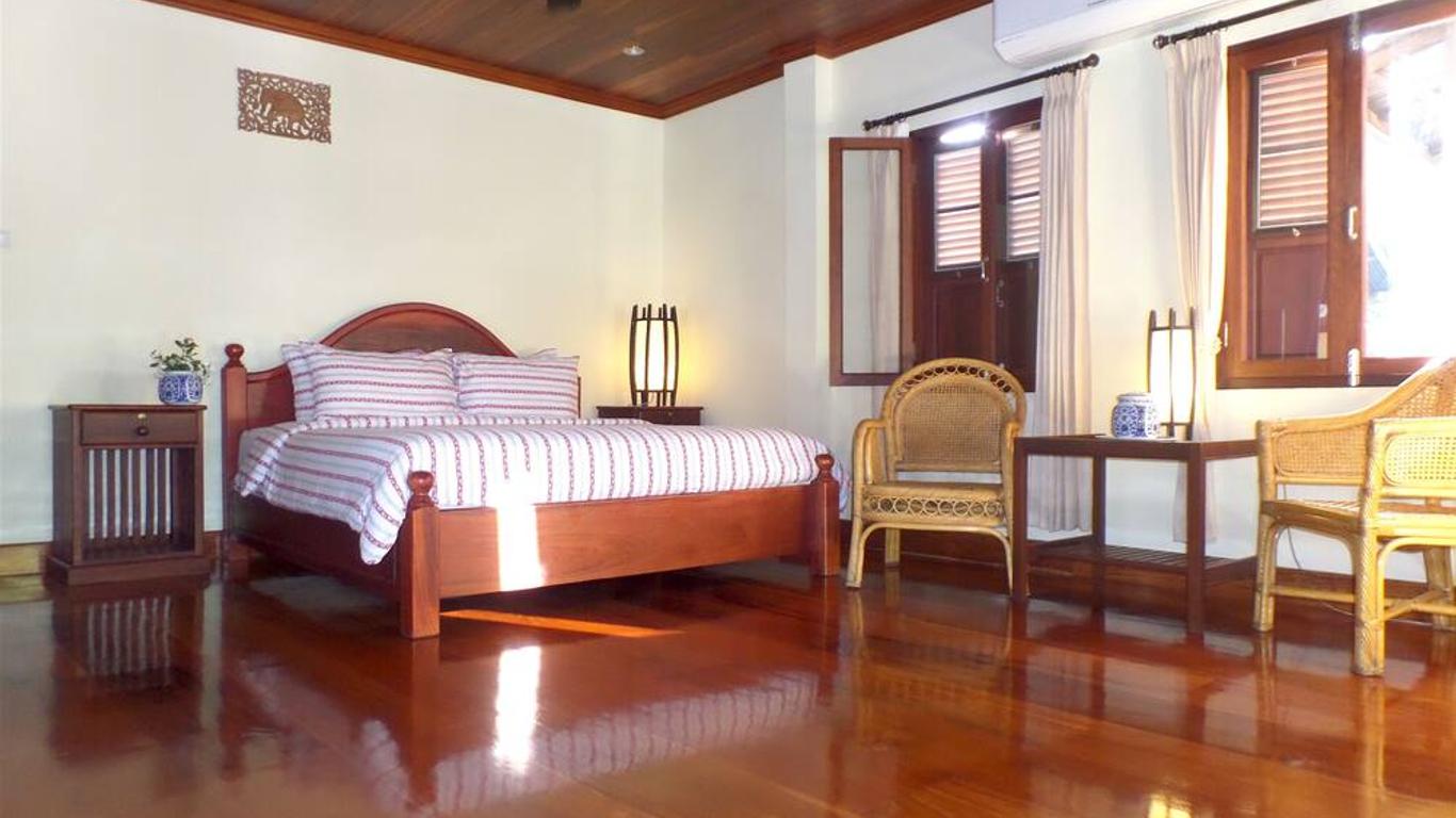 Peninsula Villas