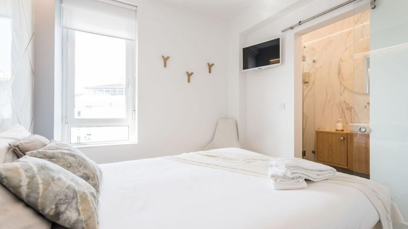 Lisbon Airport Suites