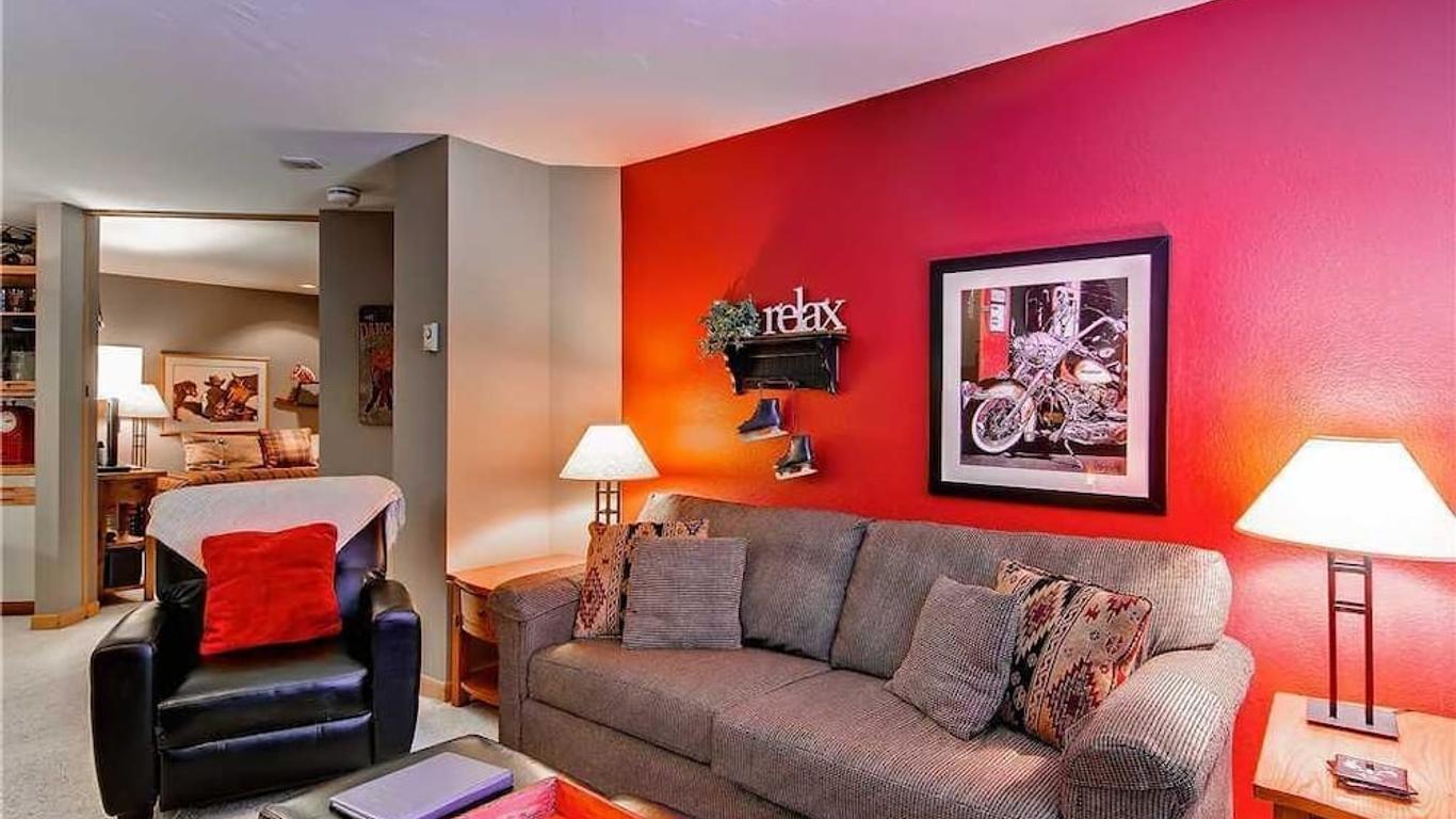 1202 Trappeurs Lodge, Trappeur's Crossing Apartment 2