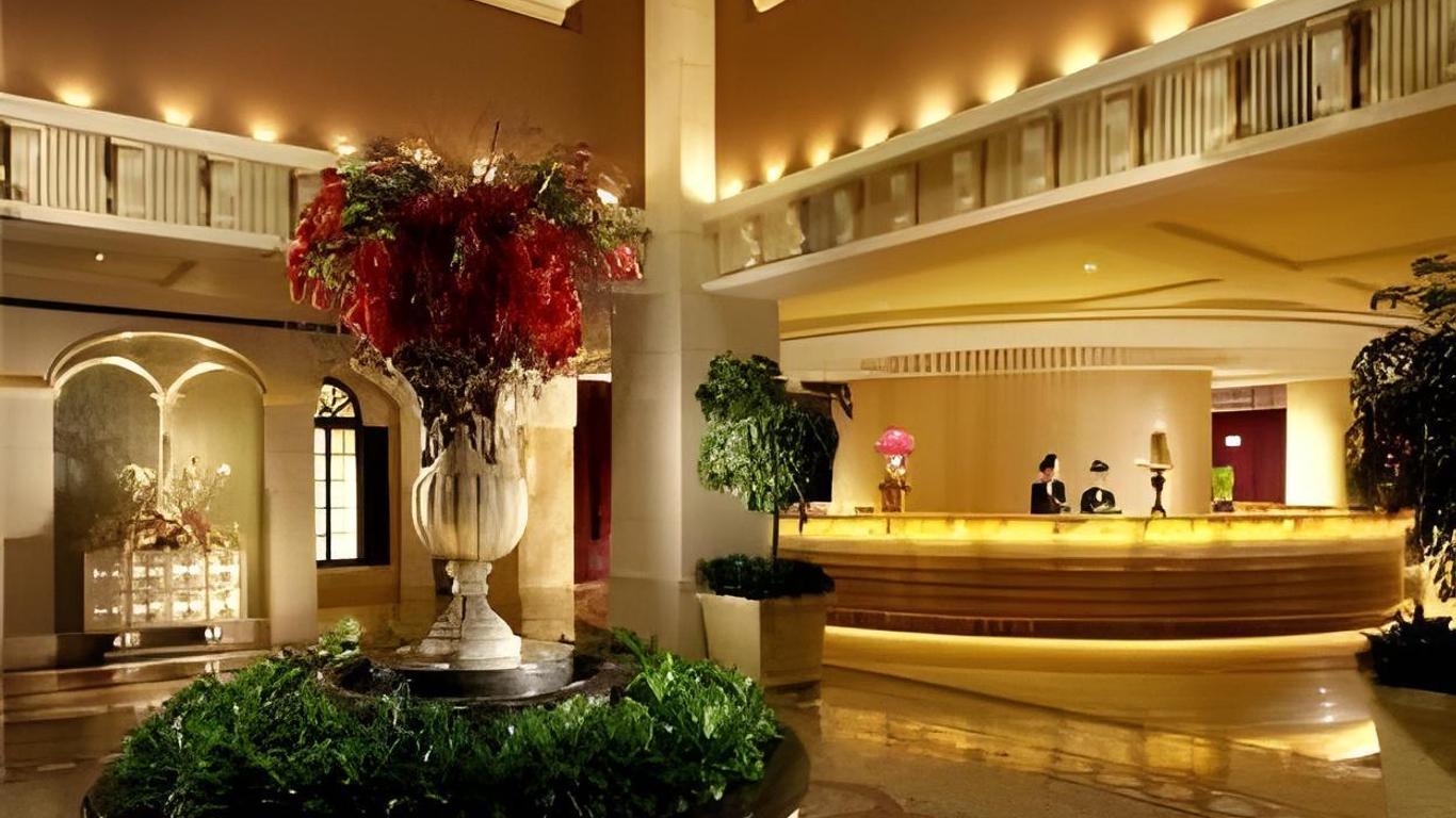 New Century Pujiang Hotel