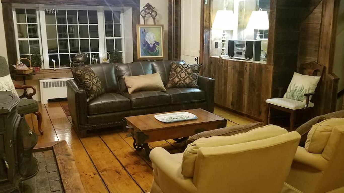 The 1860 House Inn & Vacation Rental Home