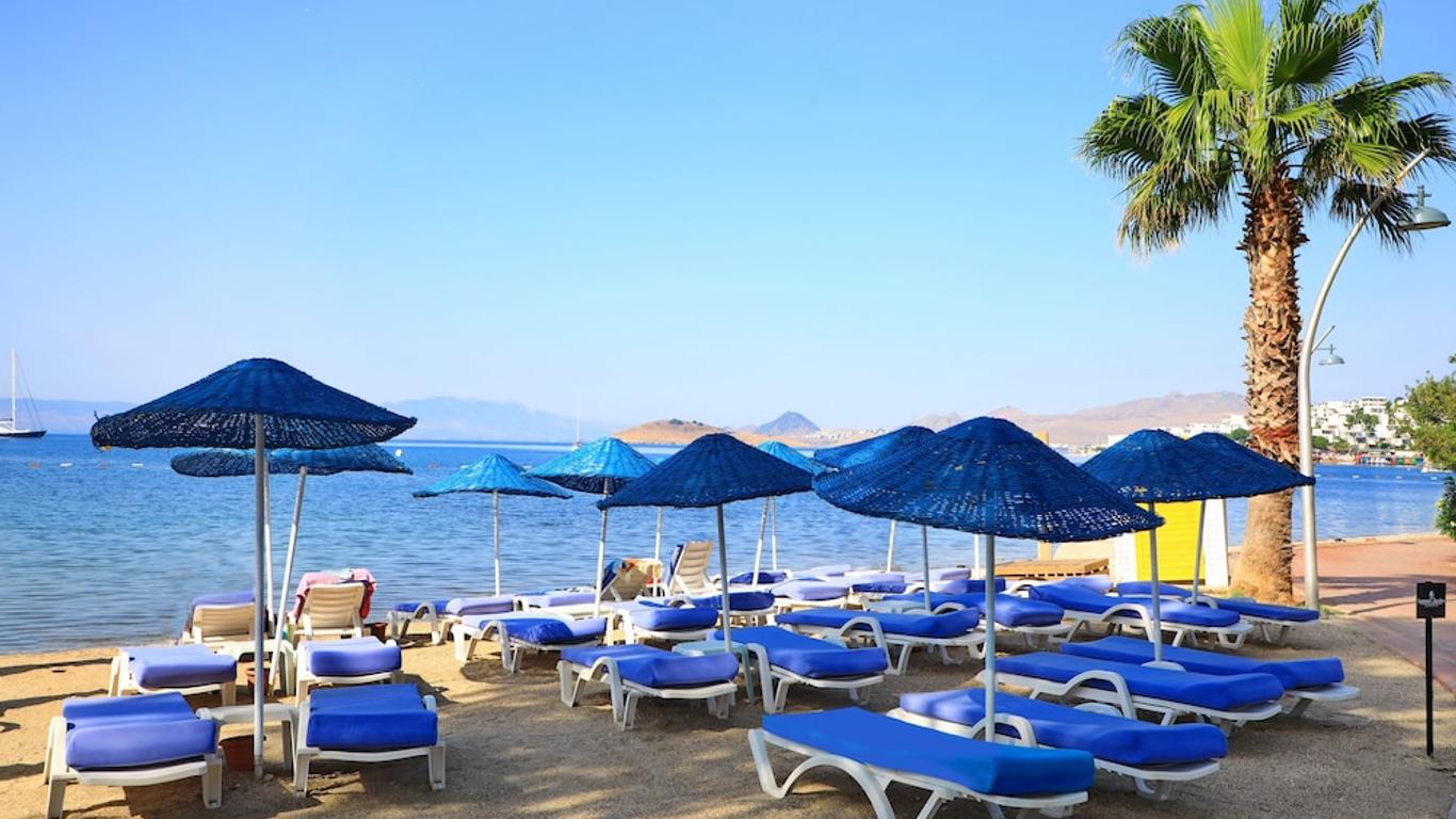 Summer Garden Suites Beach Hotel