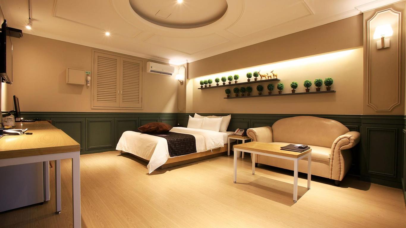 Hotel with you