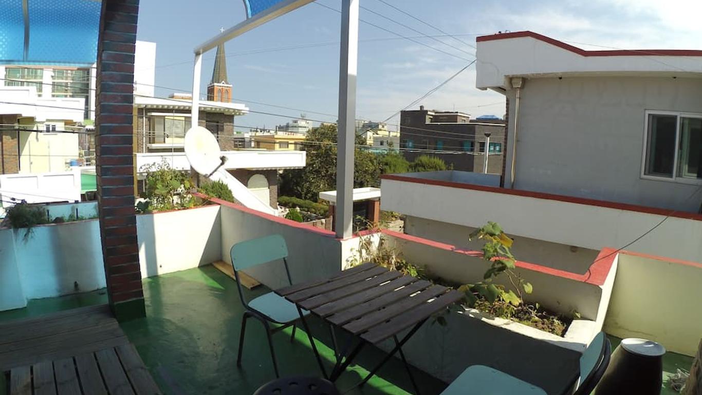 Gangneung Station Guesthouse