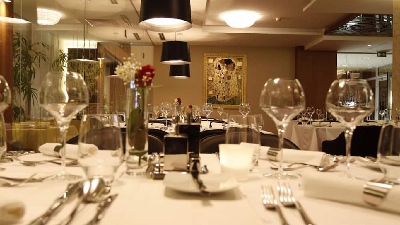 Mikado Hotel