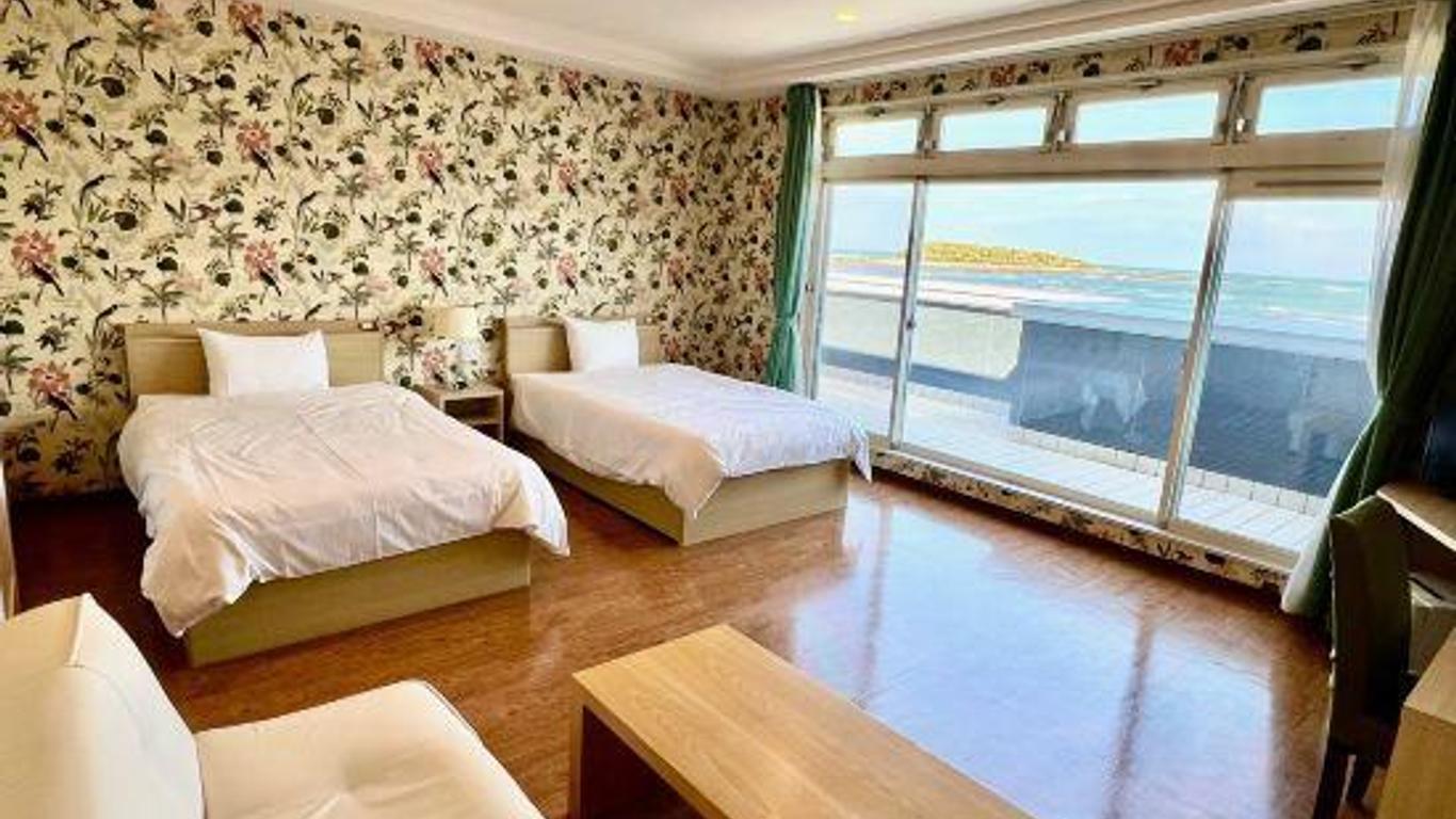 Aoshima Fisherman's Beachside Hostel & Spa