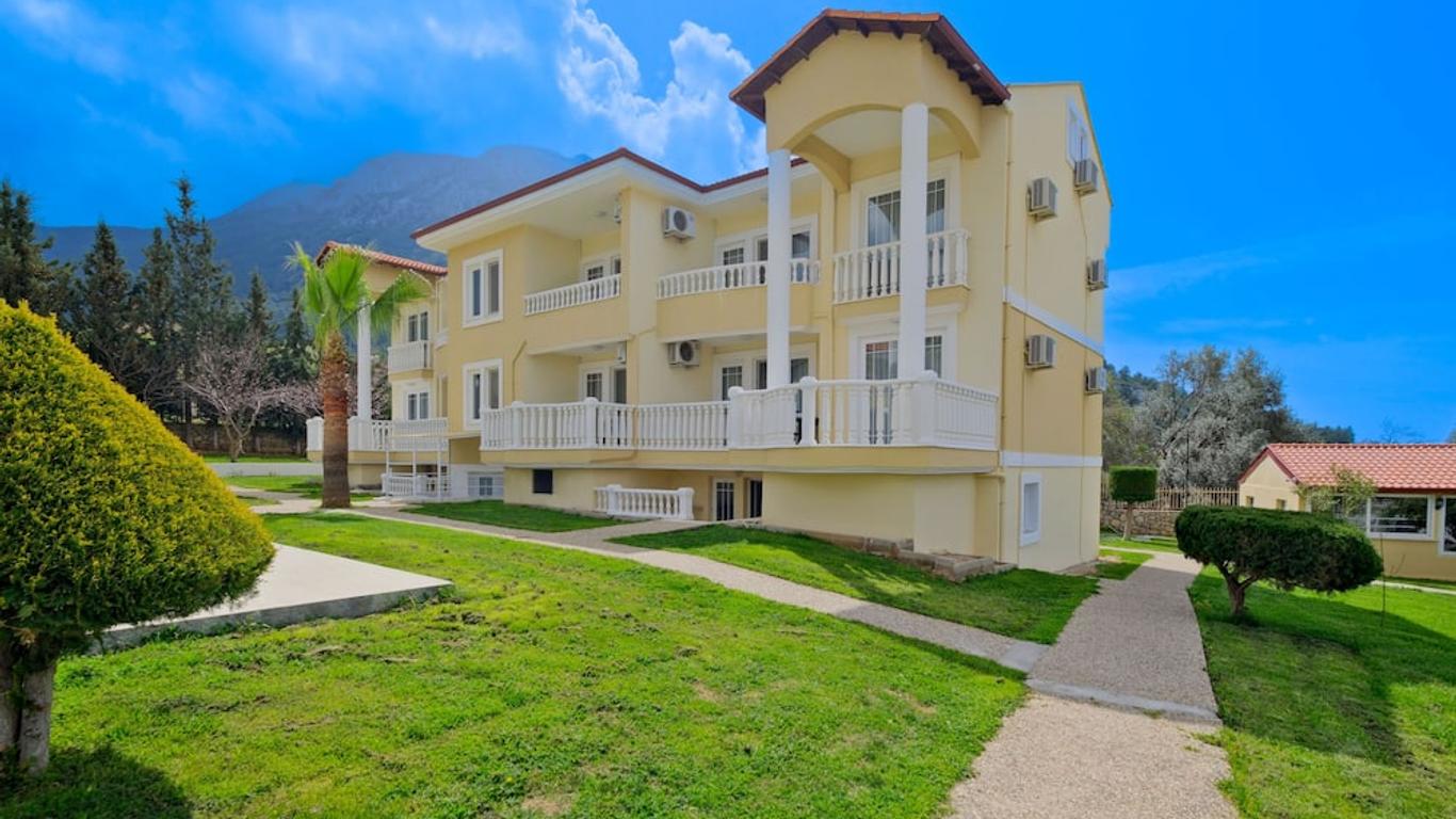 Gold Lion Hotel