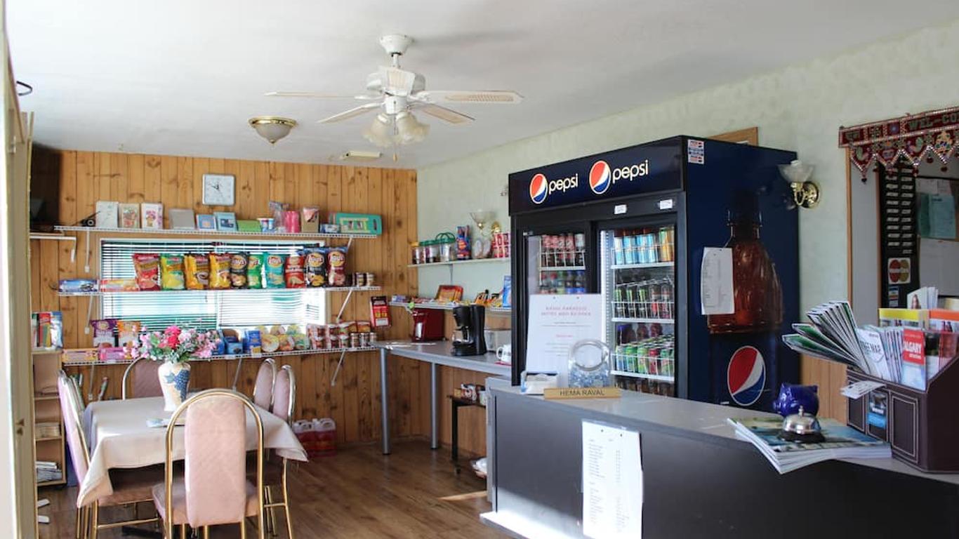 Raval Paradise Motel And RV Park