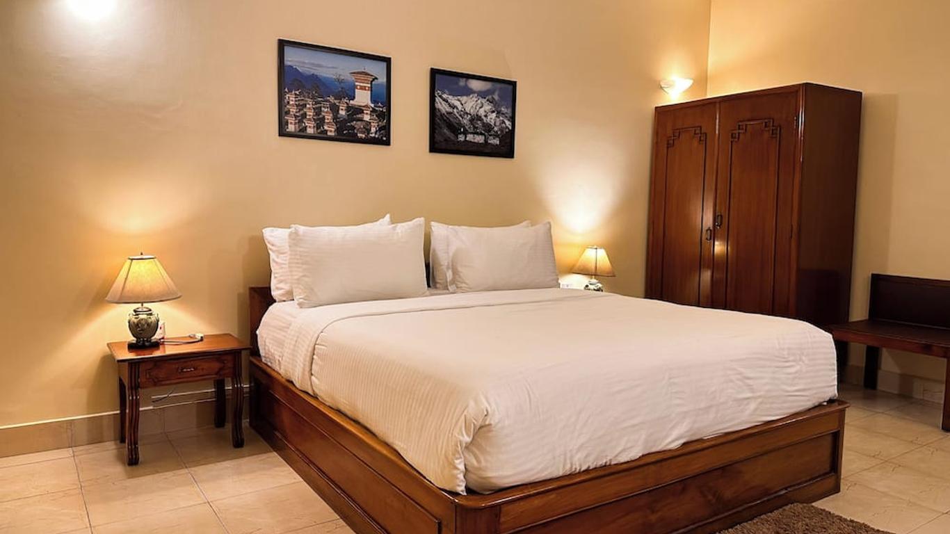 Lhaki Hotel