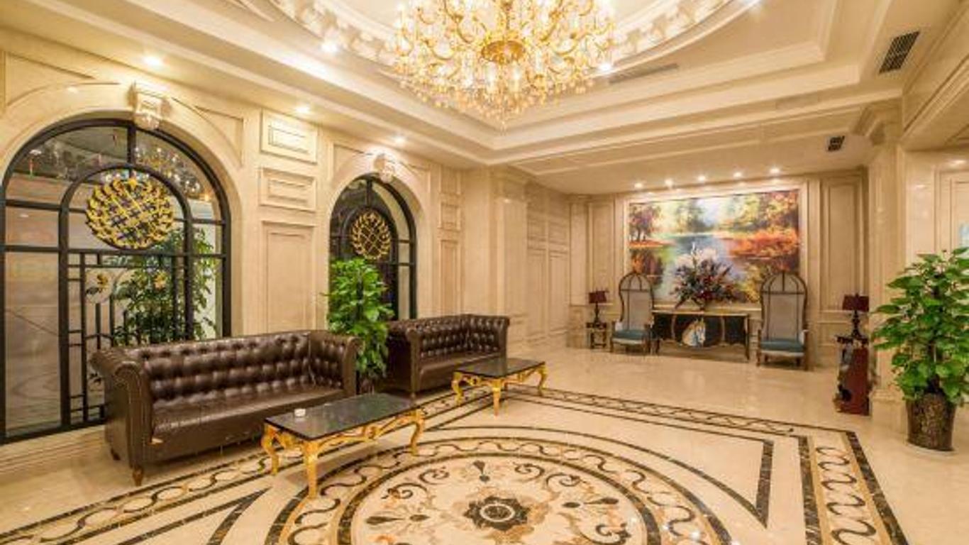 Eiffel International Hotel (Chengdu Hongpailou Metro Station)