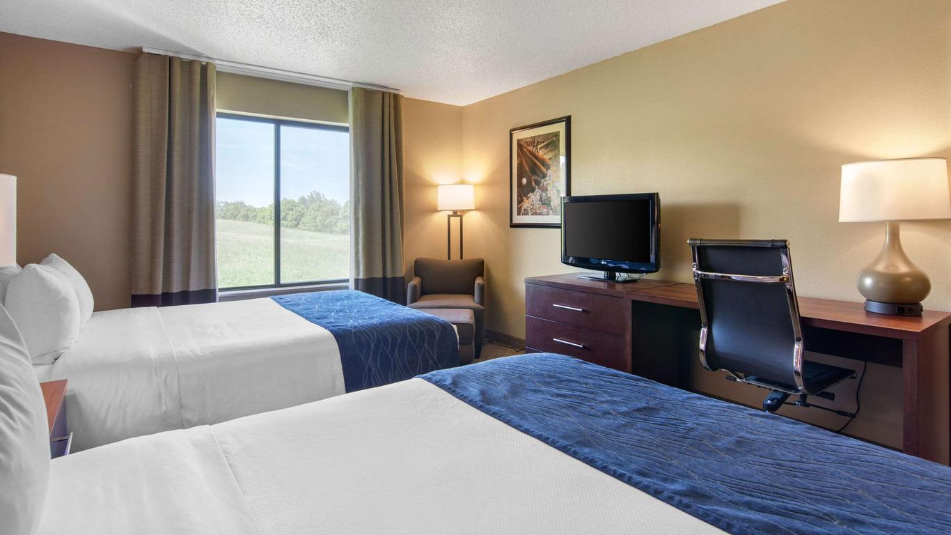 Comfort Inn & Suites Cooperstown / Milford