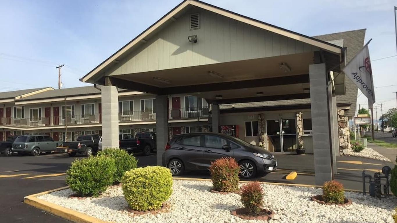 Pine Tree inn