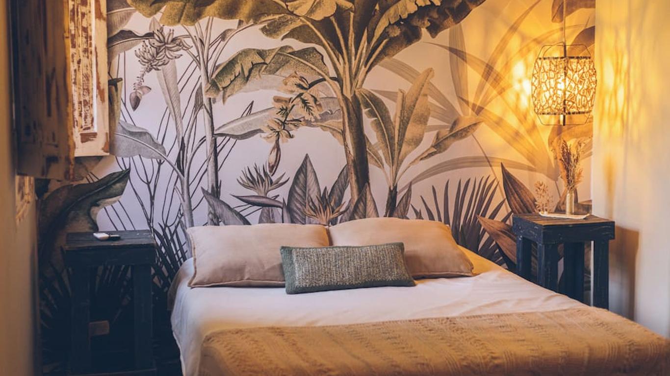 Pura vida Mae Hostel