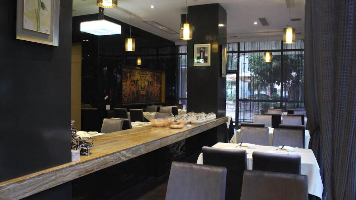 Foshan Chuancheng Business Hotel