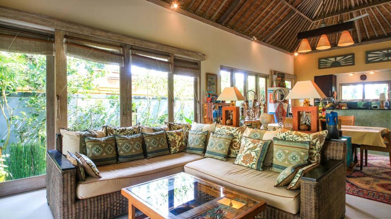 Hibiscus Guest Suitebest Breakfast in Bali