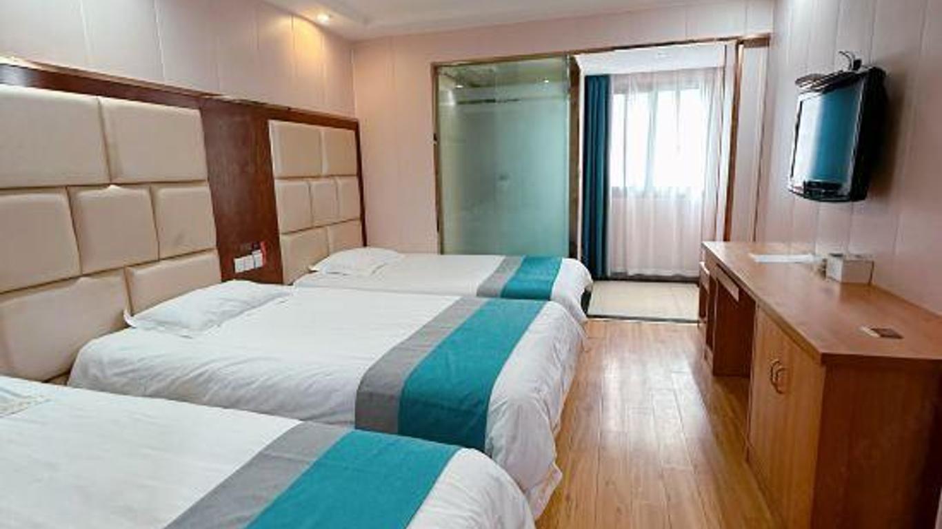 Junyi Hotel (Shanghai Pudong New Area Huinan Center)
