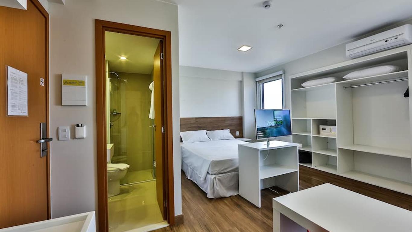 Play Hotel