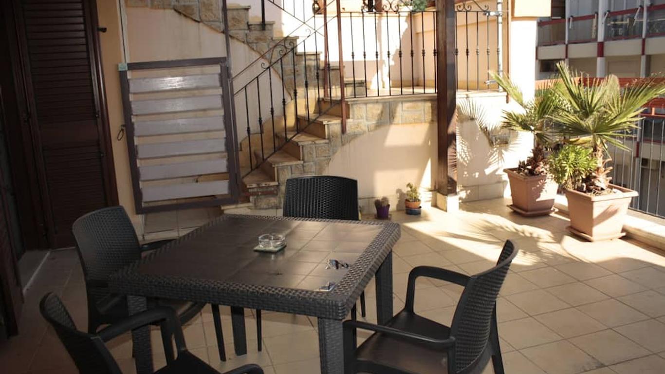Casa-B&B Bouganville Attico 85 mq