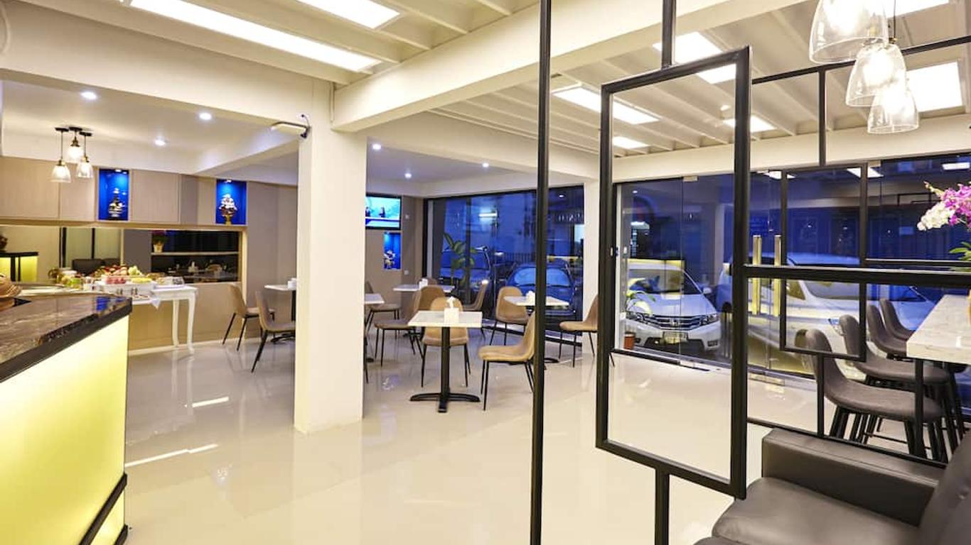 Le Bonheur Poshtel