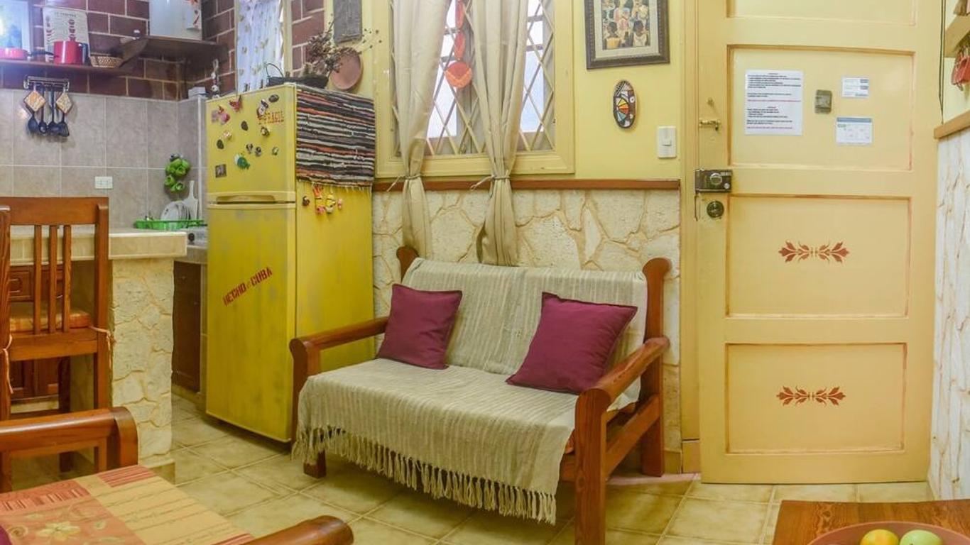 Hostal Peregrino Consulado