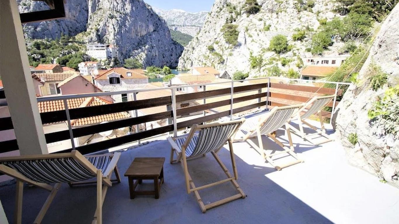 Hostel Omis