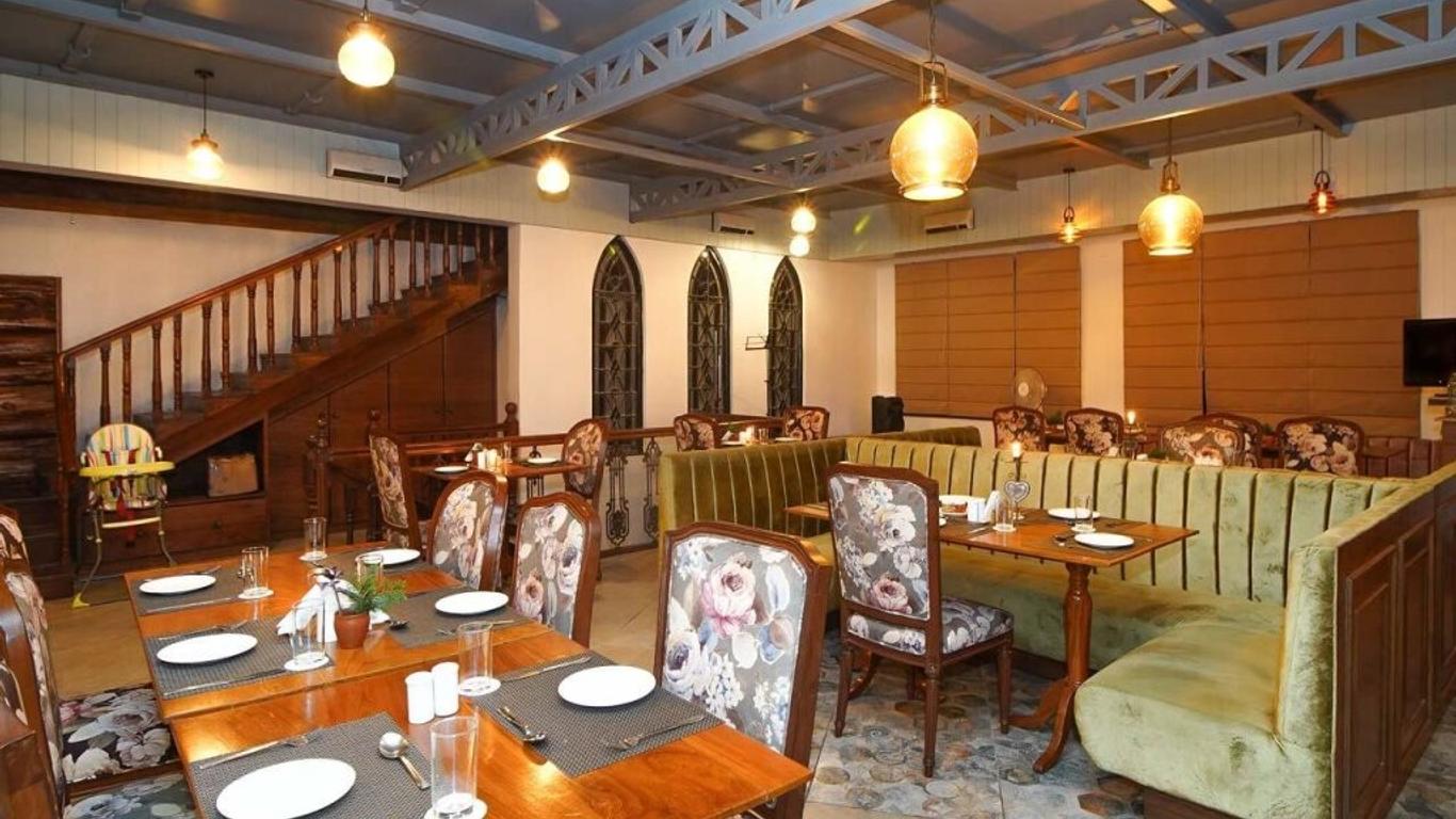 Cochrane Place Hotel