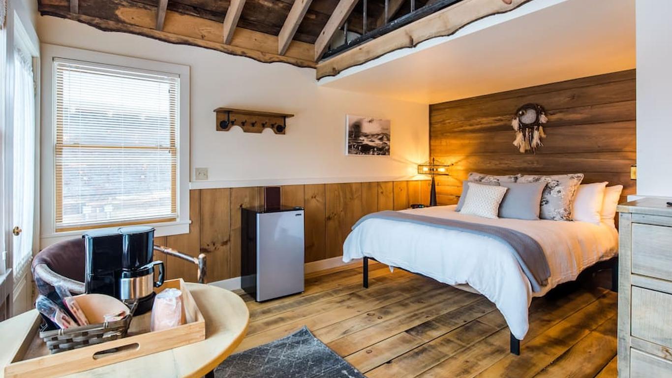 The Common Man Inn & Spa