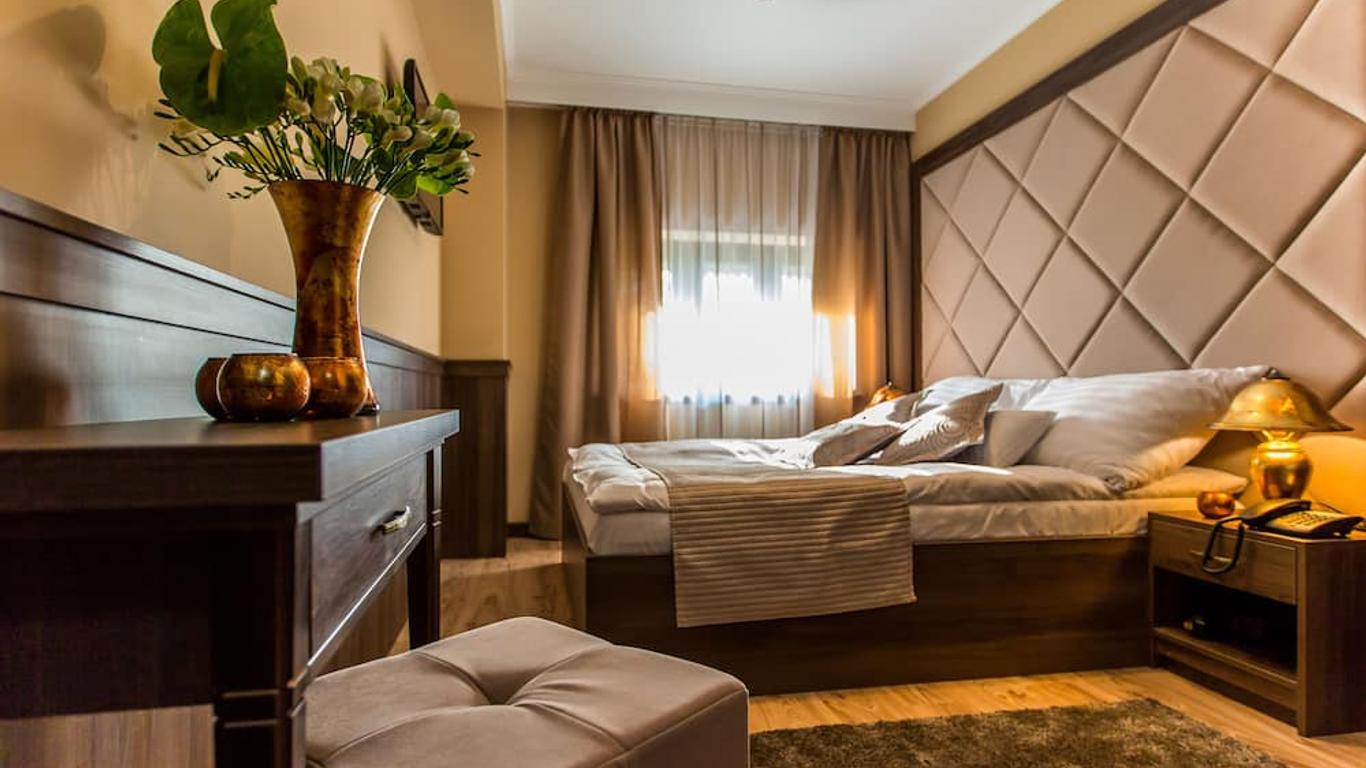 Komló Hotel Gyula