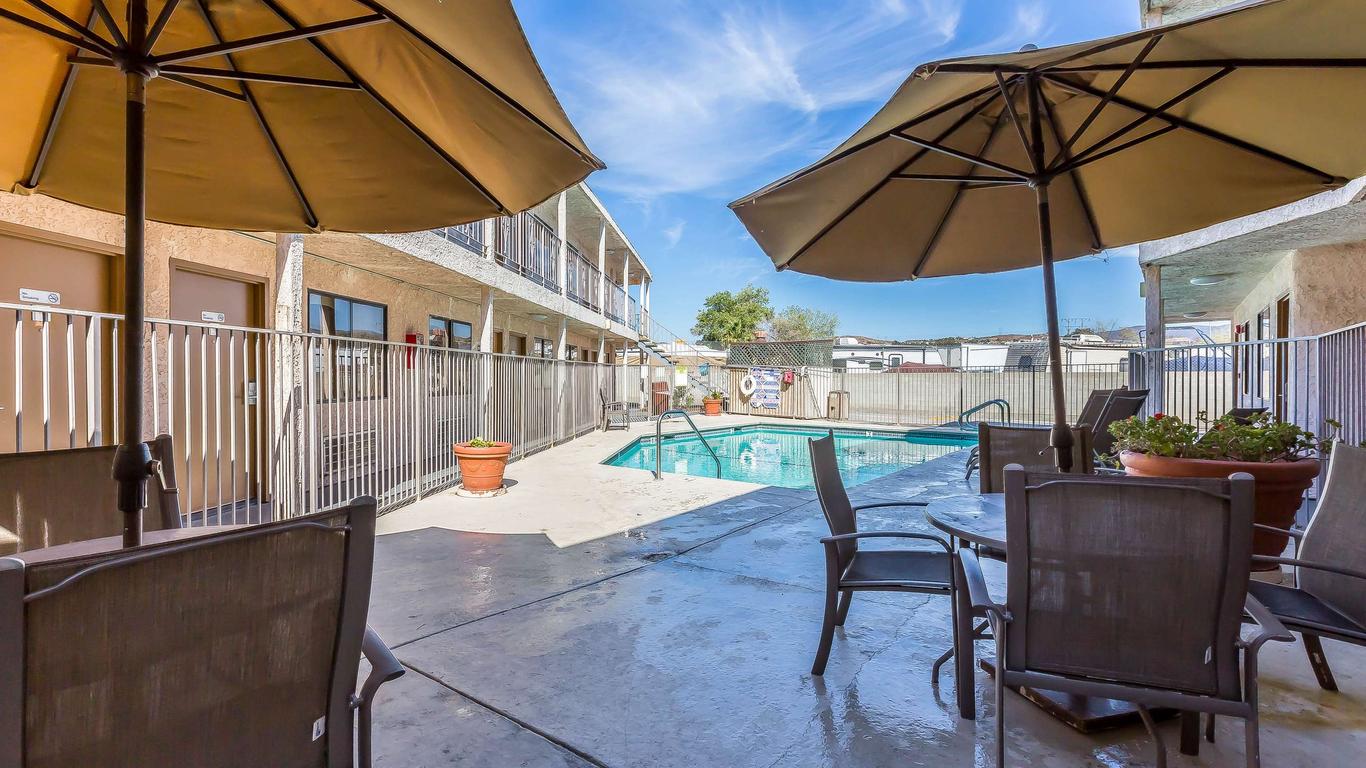 Rodeway Inn Magic Mountain Area