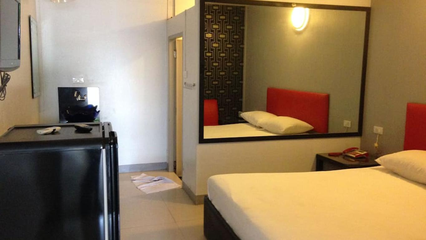 Natpob Sleep Station Motel