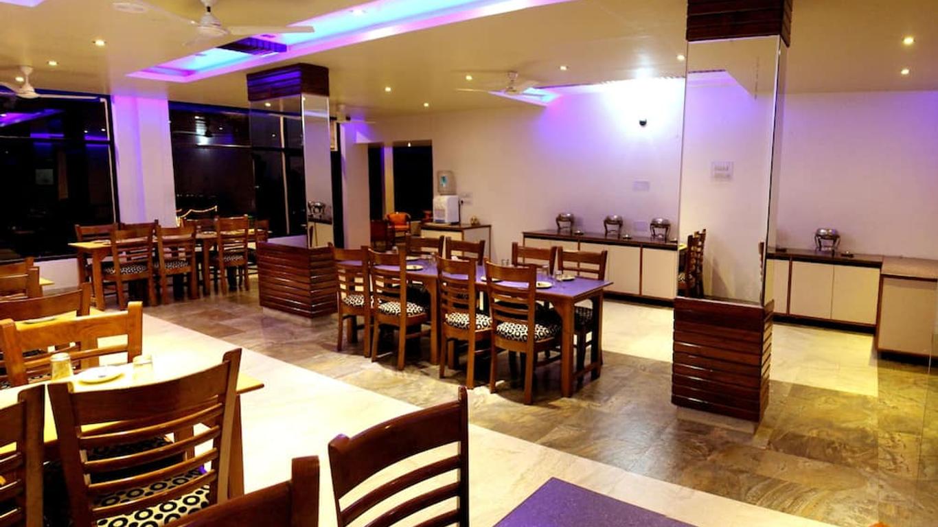Hotel Vatika - the riverside resort