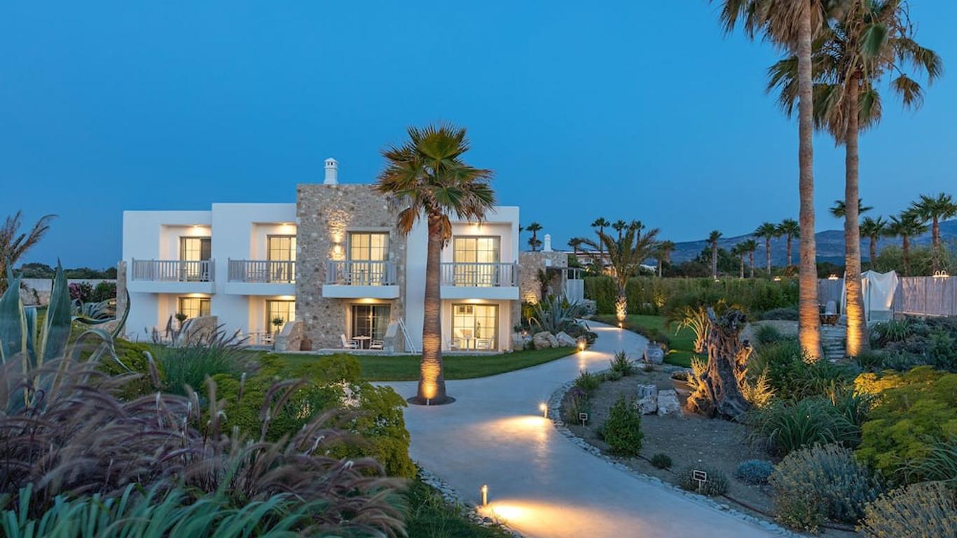White Pearls Luxury Suites - Adults Only