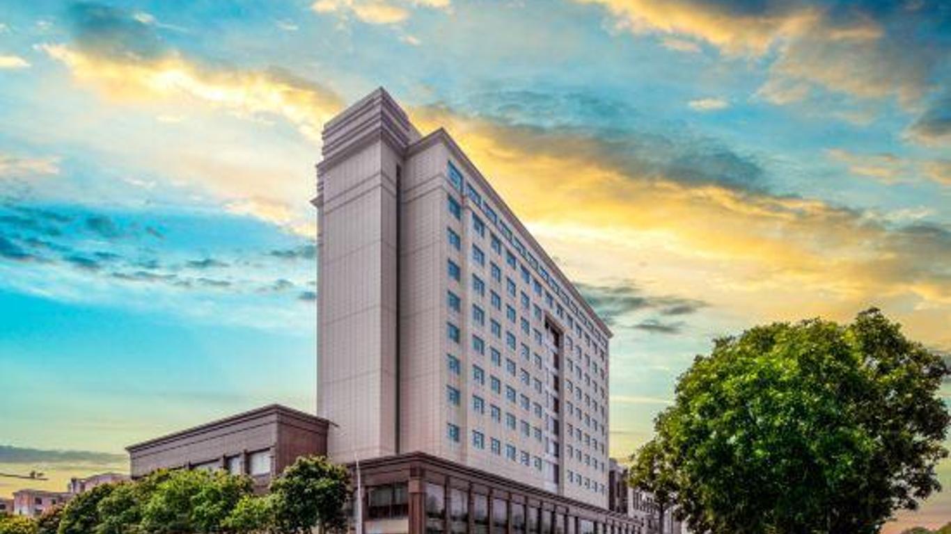 Eden International Hotel
