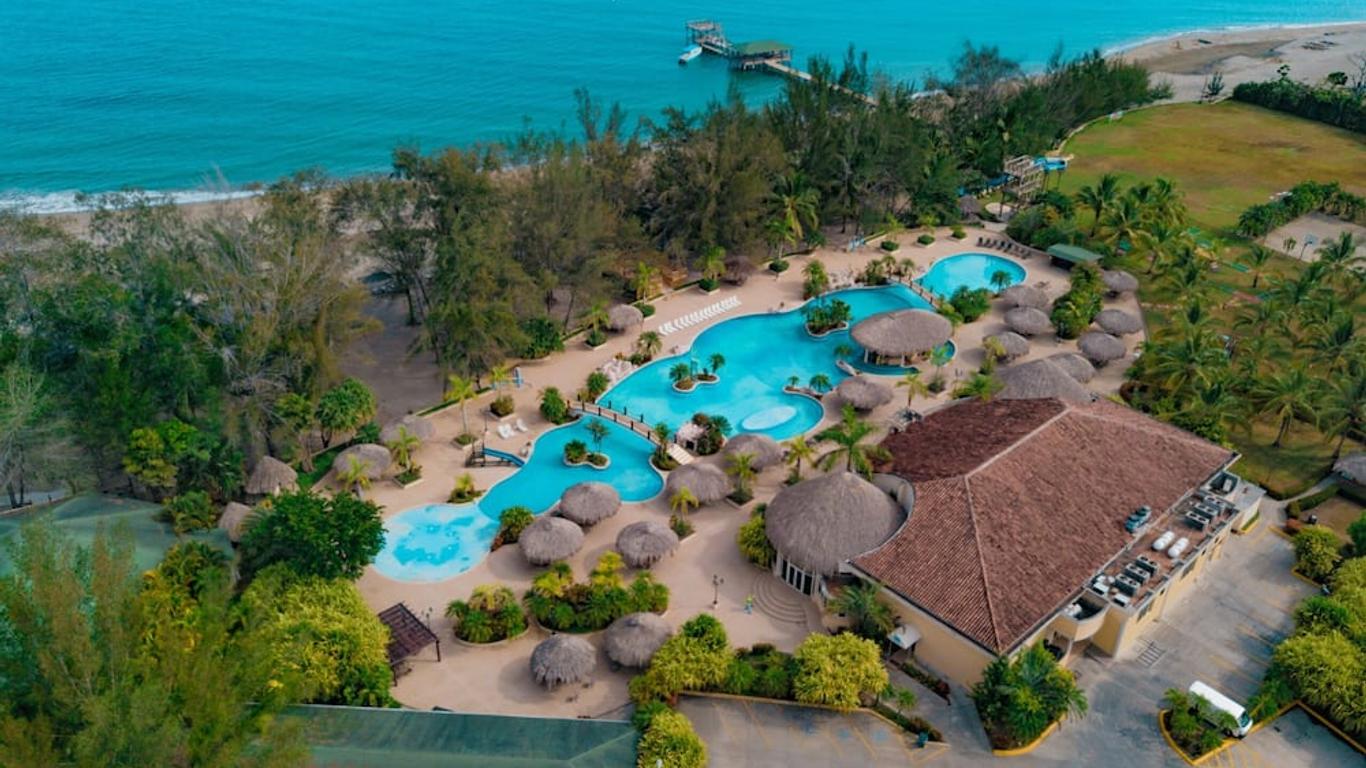 La Ensenada Beach Resort