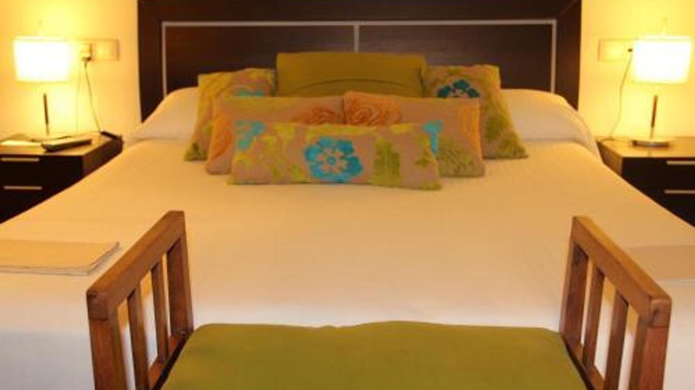 Petit Hotel Rural Els Pampols