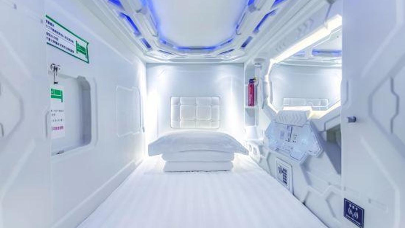 Longmen Capsule Youth Hostel (Harbin Central Street Jingwei Street)