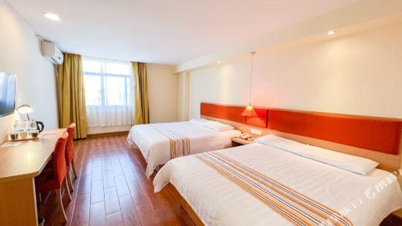 Home Inn (Sanya Shangpinjie Avenue)