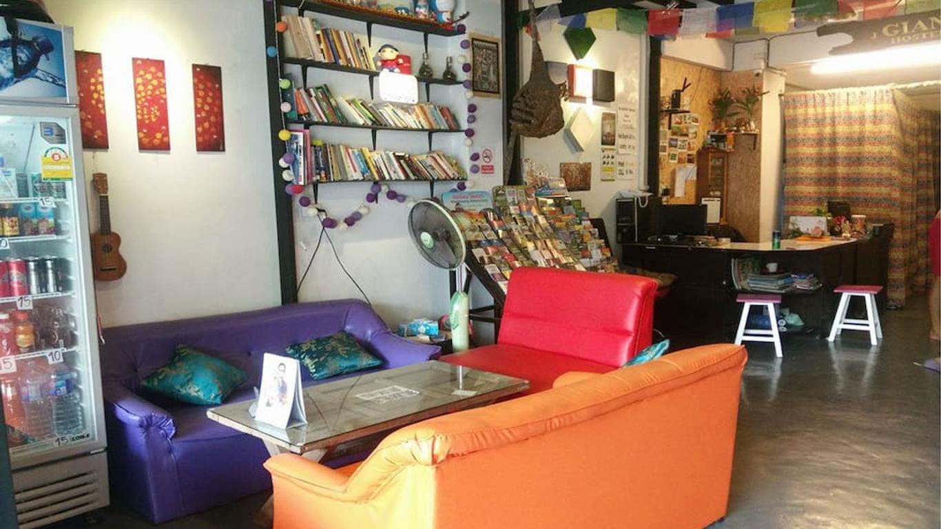 J Giant Hostel