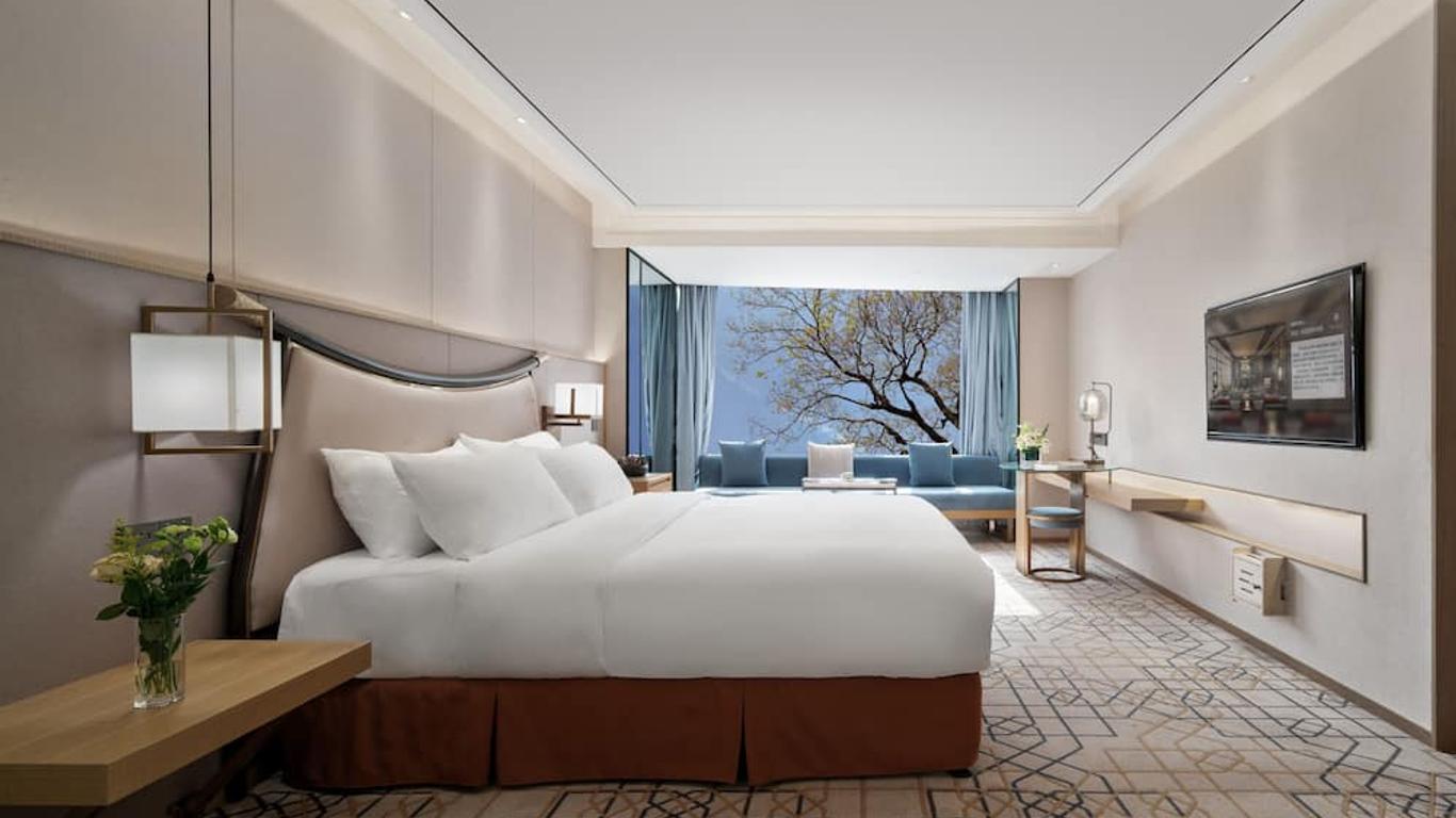 Sichuan Minshan Lhasa Grand Hotel