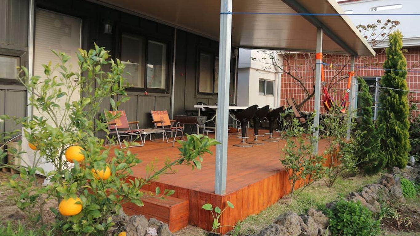 Blue Island Guesthouse