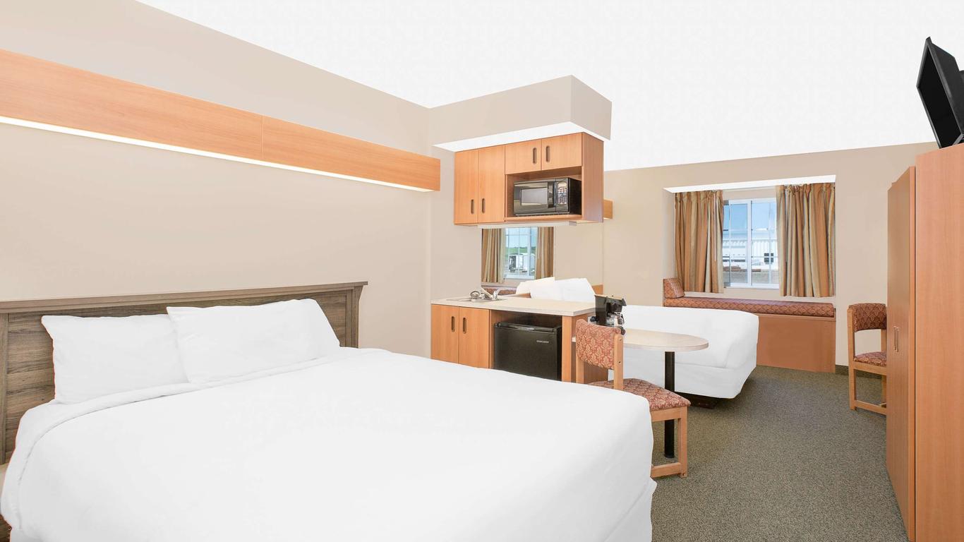 Microtel Inn & Suites by Wyndham Colfax/Newton