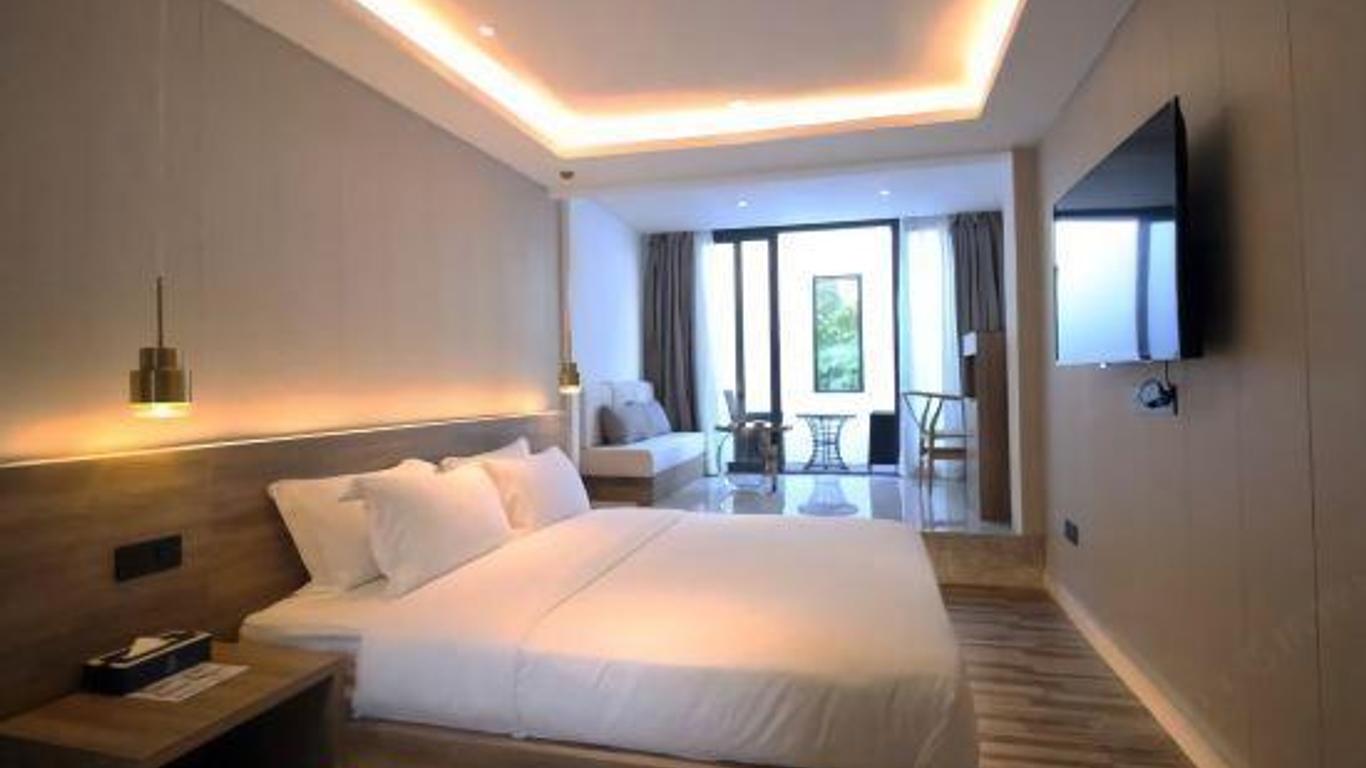 Warmness Sea-view Holiday Villa