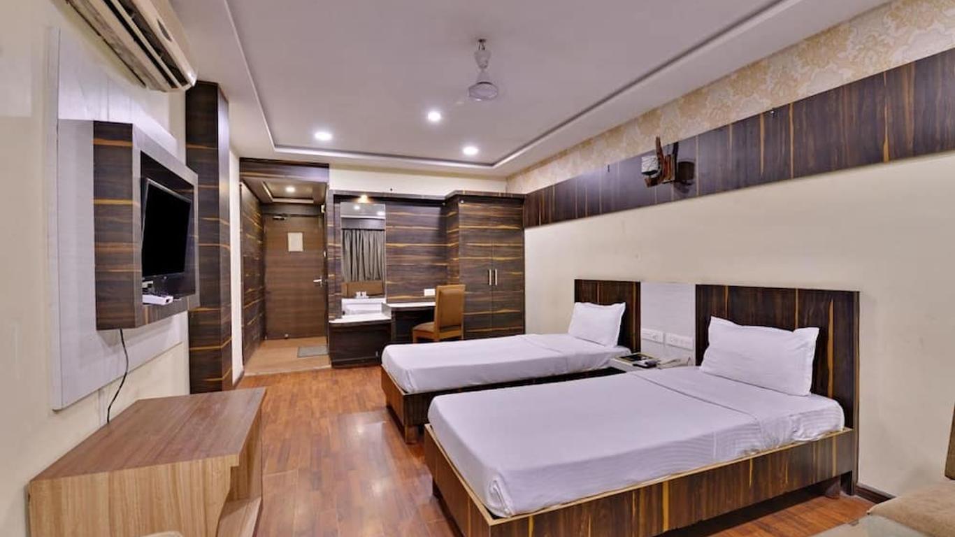 Hotel Puneet International