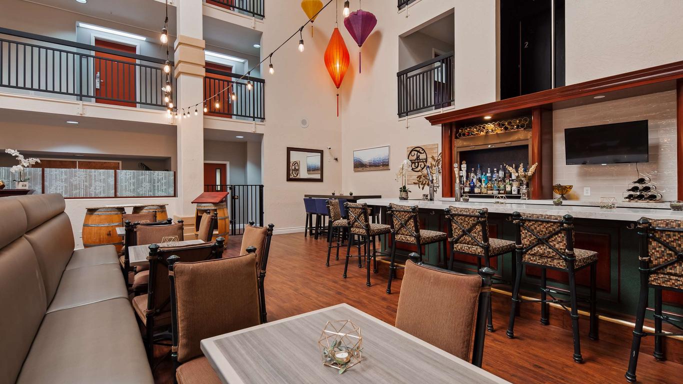 Best Western Plus Villa Del Lago Inn Patterson