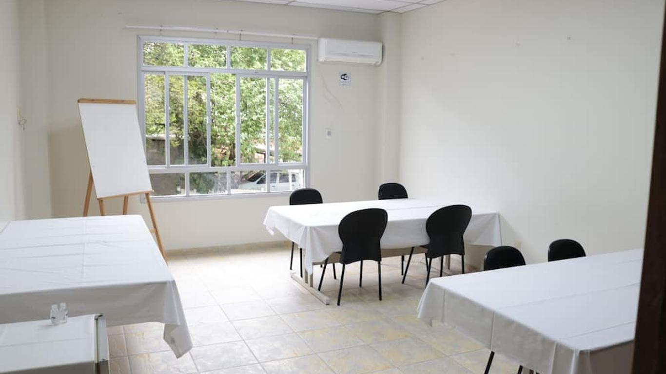 Soratur Hotel & Coworking