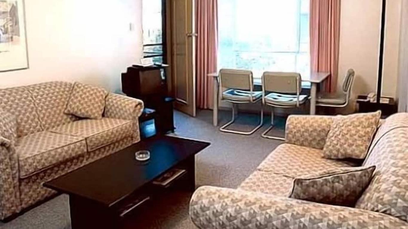 Clayton Monash Motor Inn & Serviced Apartments