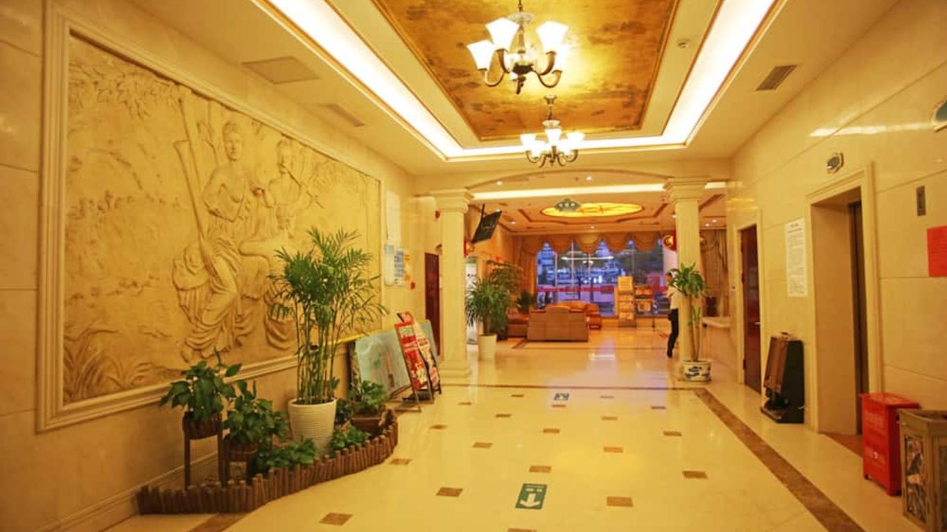 Rezen Select Shanghai International Resort