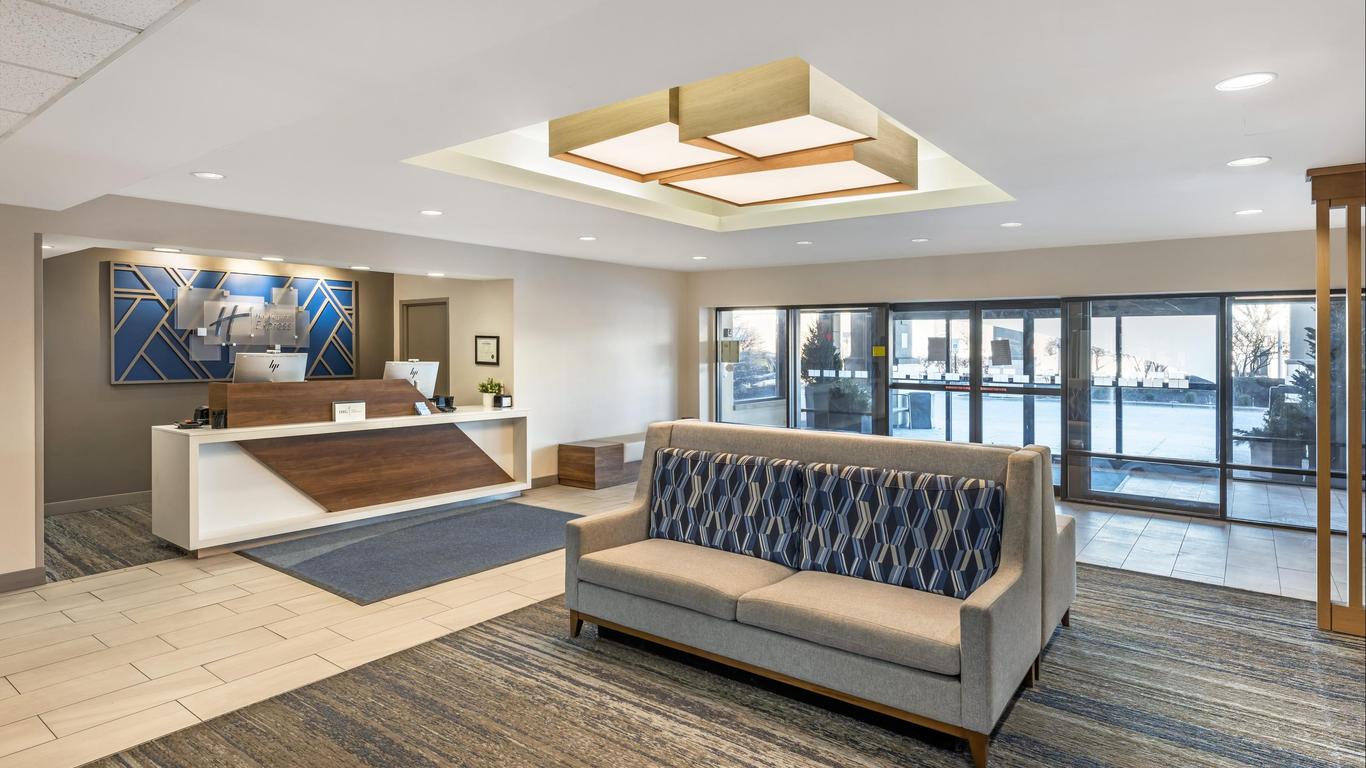 Holiday Inn Express Crestwood